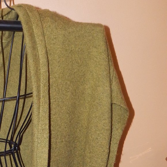 Ladies Chico's Sleeveless Cardigan - Shrug - Sweater  -- Green - OS - Picture 3 of 6